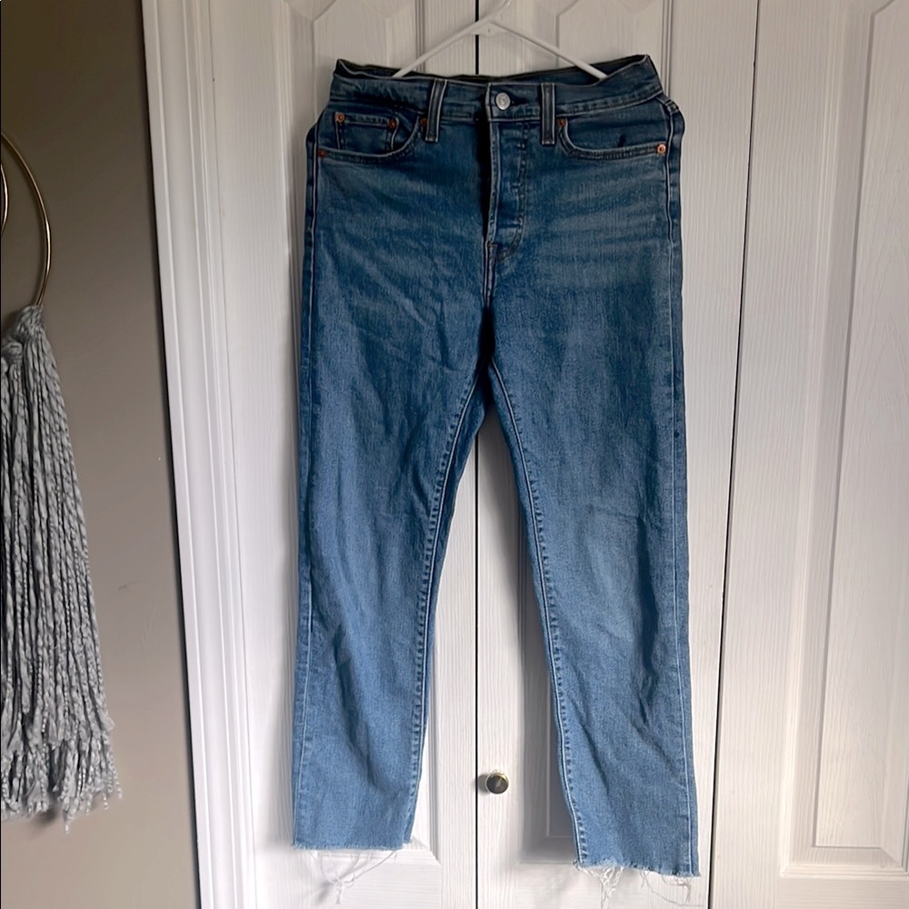 NWOT Levis wedgie straight Classic Blue Denim Jeans size 27